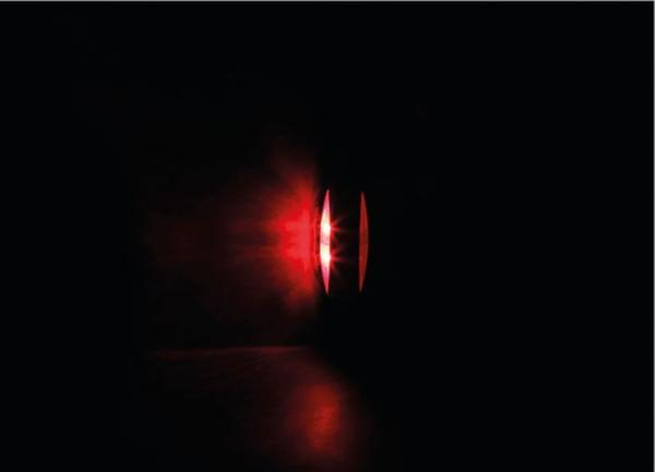 Zusatzleuchte mit 4 rot/weiß/roten Led, 9/32V - weiße Schale