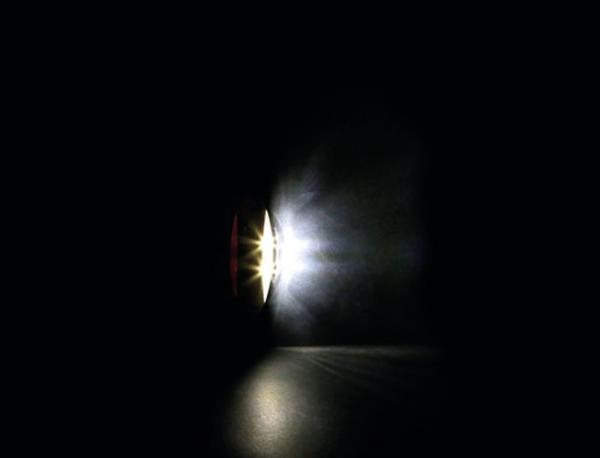 Zusatzleuchte mit 4 rot/weiß/roten Led, 9/32V - weiße Schale